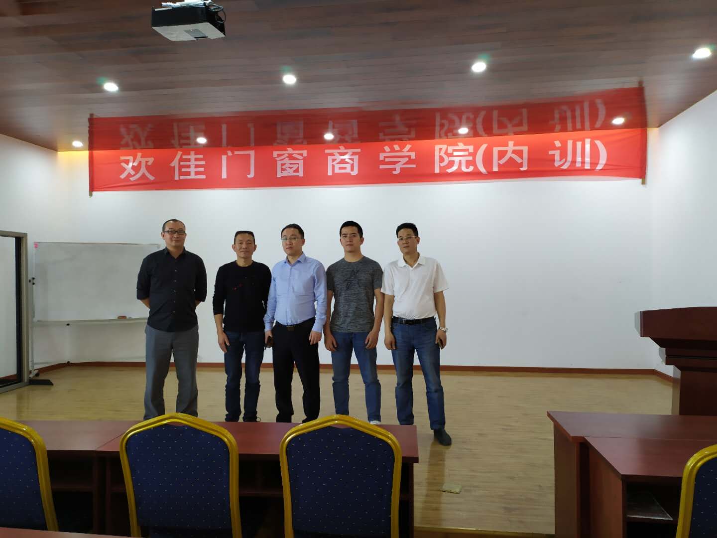 ce44396f4.jpg